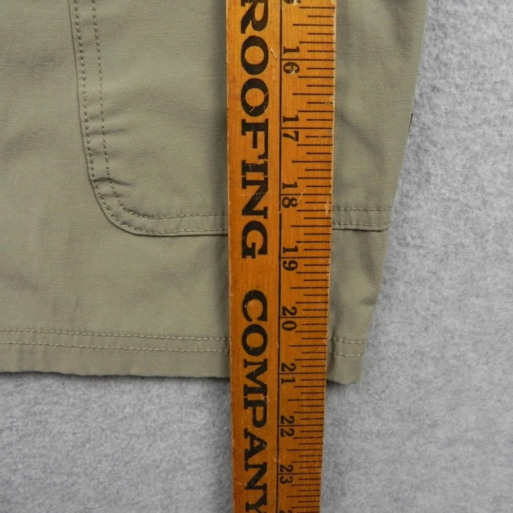 Huk Fishing Shorts Mens Large Khaki Tan Stretch Cargo Performance Hybrid Pockets